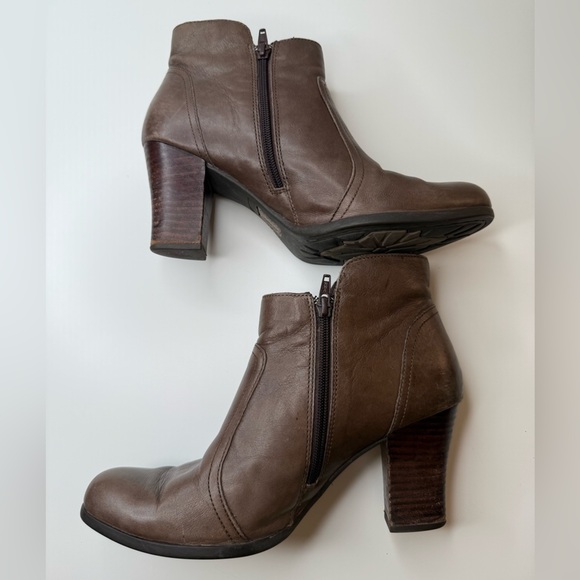 Born Women's Boots 10M Ankle Booties Light Brown Leather Block Heels Zip Up - Picture 16 of 16